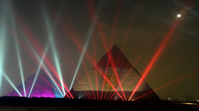 Proyek senilai 35 juta euro itu dimulai sejak tahun 2009. Rencananya, Piramida dan Sphinx sudah dapat kembali didatangi turis pada September mendatang.