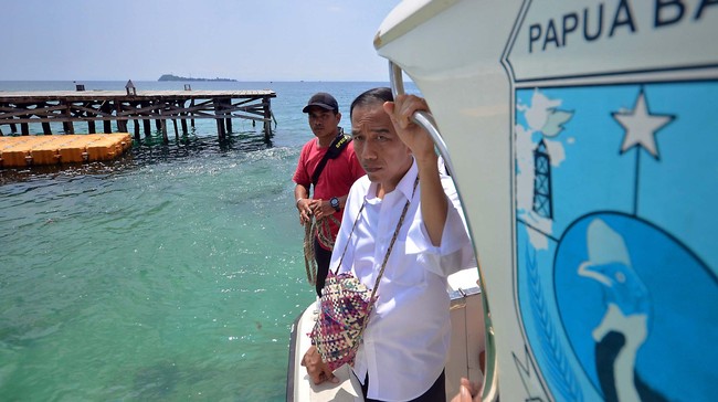 LIPI meminta Presiden Jokowi secara intensif menggelar dialog inklusif dengan seluruh elemen masyarakat Papua. Jakarta dan Jayapura tak boleh saling curiga.
