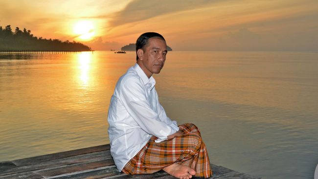 Dewan Adat Minta Jokowi Lekas Terbitkan PP Partai Lokal Papua Dewan Adat yakin pembentukan partai lokal Papua bisa meminimalisir praktik politik uang seperti yang terjadi selama ini.