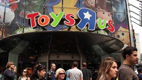 Toys 'R' Us Tutup Toko Ikonik di New York