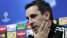 Canizares Desak Neville Mundur dari Valencia