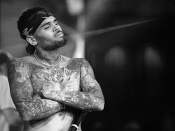 Komunitas Anti Kekerasan Perempuan Boikot Konser Chris Brown di Afrika Selatan
