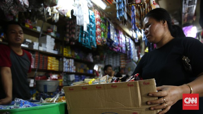Inflasi pada Juni didorong oleh penyesuaian harga pada tarif listrik, angkutan udara, dan angkutan antar kota.
