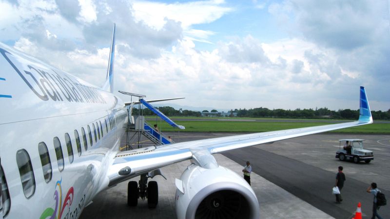 Garuda Indonesia adalah maskapai penerbangan Indonesia yang melayani penerbangan ke berbagai kota bahkan negara di dunia.