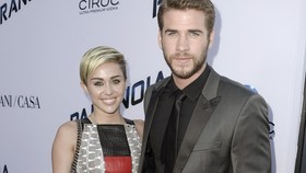 Demi Bersama Liam Hemsworth, Miley Cyrus Batalkan Pertunjukan