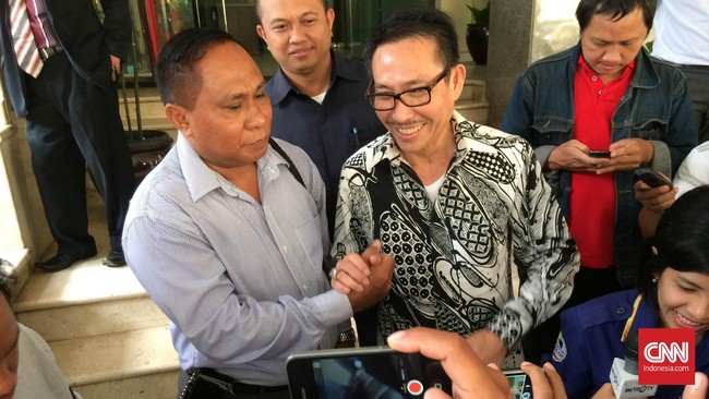 Anggota Komisi III DPR Herman Hery dan Kasub II Ditnarkoba Polda NTT AKBP Albert Neno di Gedung Bareskrim Mabes Polri, Jakarta, Selasa (5/1).