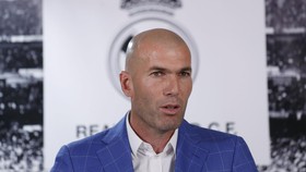 Zidane Enggan Komentari Sindiran Benitez