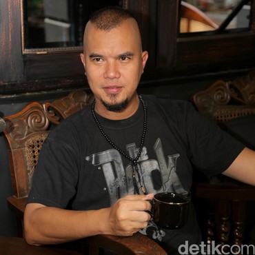 Tak Lagi Ingin Ciptakan Lagu, Ahmad Dhani Turunkan Takhta Pada Dul