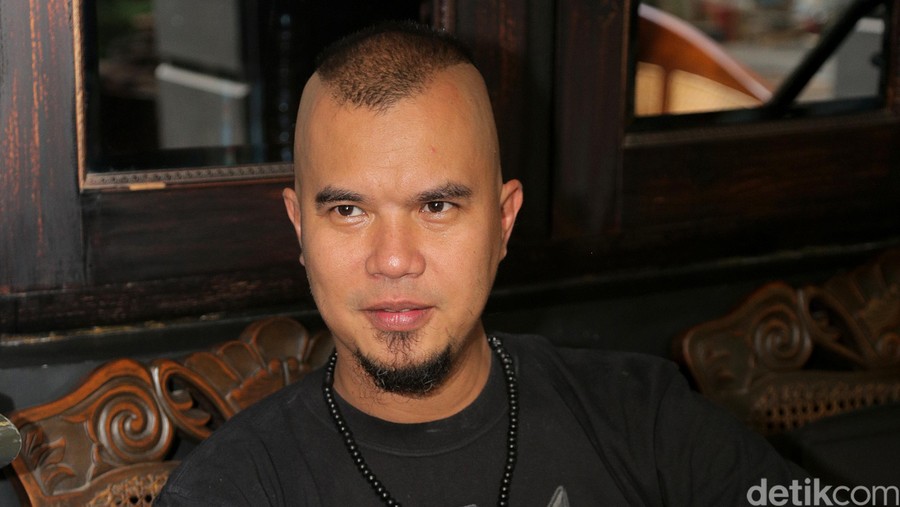 Selebriti, Artis, Penyanyi,