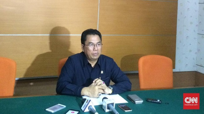 Yayasan Supersemar tercatat pernah menyalurkan utang kepada 1 bank dan 7 perusahaan pada periode 1990an silam.