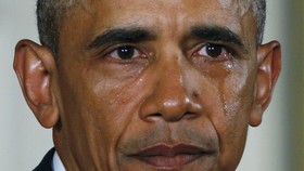 Air Mata Obama untuk Korban Penembakan Massal