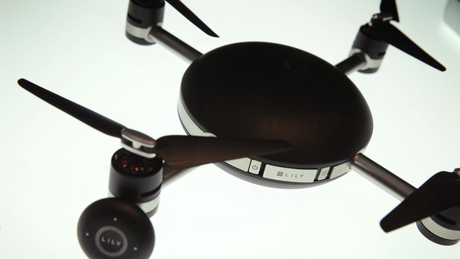 Drone Rotem berukuran kecil dan mampu membawa dua granat. Benda terbang nirawak ini dipilih karena ringan, murah, dan mudah dioperasikan.
