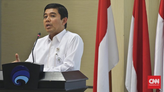 Kasarnya, program itu untuk menghemat pengeluaran anggaran sekaligus meningkatkan keterampilan para pegawai.