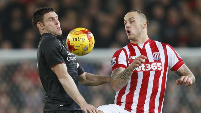 Manajer Stoke City, Mark Hughes bertekad menghapus catatan buruk timnya di markas Liverpool, Anfield dalam duel leg kedua Piala Liga.