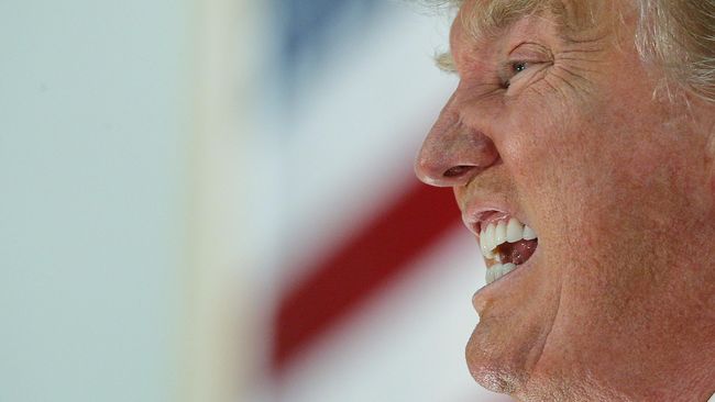 Meskipun sudah bermain golf bersama, Donald Trump mengaku tidak mengenal Samuel L. Jackson, bahkan menganggap sang aktor membosankan.