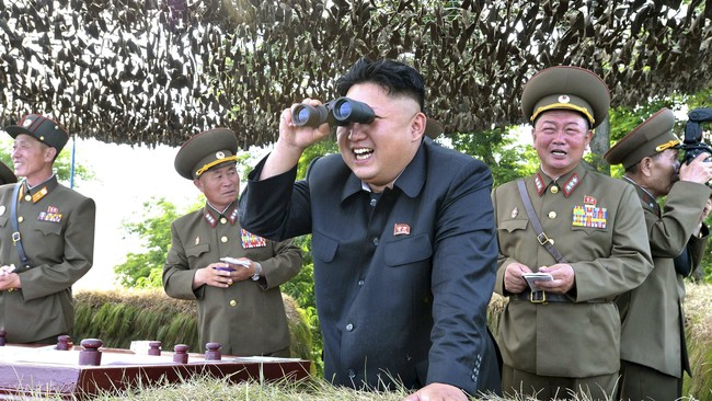 Korea Utara kembali meluncurkan rudal hingga anak mendiang Osama bin Laden dilaporkan tewas.