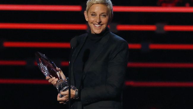 Ellen DeGeneres mengevakuasi hewan peliharaannya dari rumahnya di California, AS karena ancaman kebakaran hebat yang menghanguskan ratusan properti sepekan ini.