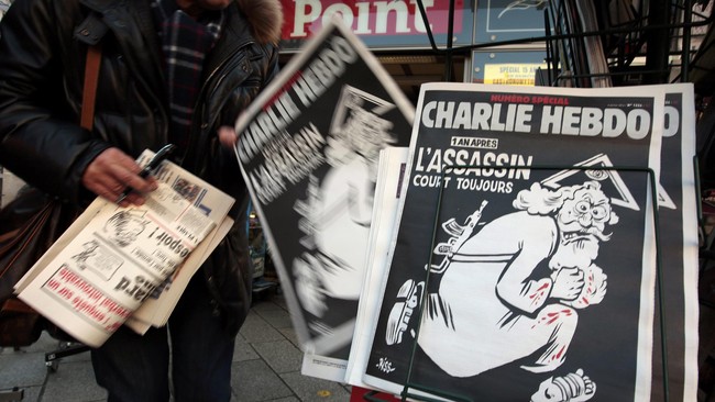 Sampul depan Charlie Hebdo mengilustrasikan Tuhan dengan menggambar seorang pria berjanggut yang membawa senapan di bahu, dan terkena cipratan darah.