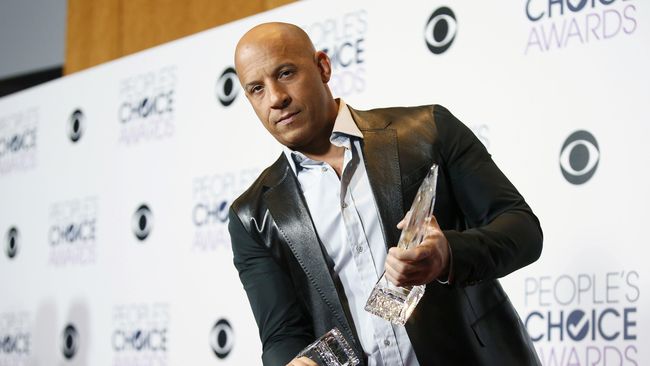 Vin Diesel memamerkan fotonya di film terbaru, 'Bloodshot' saat ia menjadi tentara yang dibangkitkan dari kematian.