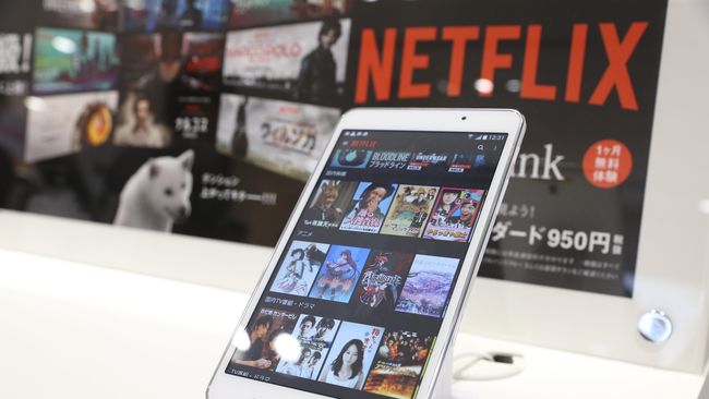Grup Telkom memblokir layanan streaming film Netflix untuk sementara karena dinilai belum memenuhi regulasi, sementara operator lain belum melakukan itu.