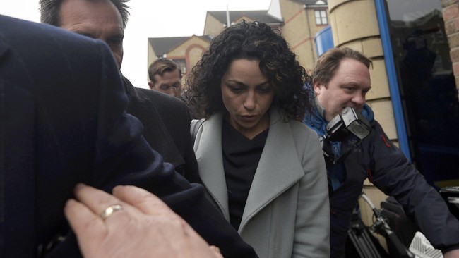 Eva Carneiro menolak uang hingga 1,2 juta poundsterling agar dirinya membatalkan gugatan tenaga kerja terhadap klub Chelsea.