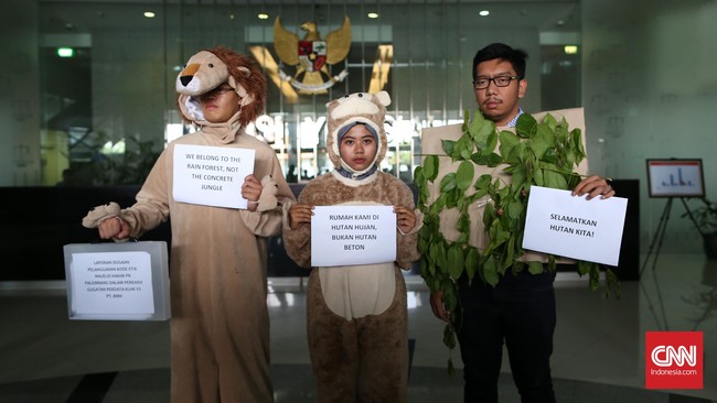 Suryo Handoko diduga terlibat dalam korupsi pelaksanaan reboisasi di lahan bekas milik PT Mentaya seluas 840 hektare.