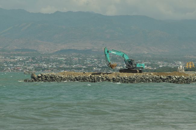 Menyoal Amdal PLTGU Jawa 1 Pengembangan PLTGU Jawa 1 berkapasitas 2 x 800 MW perlu memperhatikan hasil kajian studi kelayakan dan Amdal jika tidak mau bermasalah di kemudian hari.