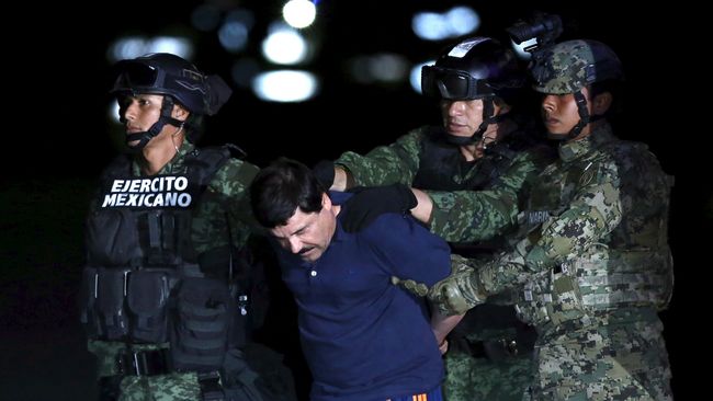 Sony akan mengangkat kisah hidup El Chapo ke dalam sebuah film. Ini merupakan adaptasi buku Hunting El Chapo karya Cole Merrell dan Douglas Century.