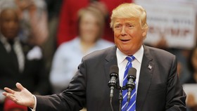 Saudari Tiri Anne Frank Bandingkan Donald Trump dengan Hitler