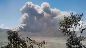 Erupsi Bromo, Penerbangan Rute Malang Dialihkan ke Surabaya