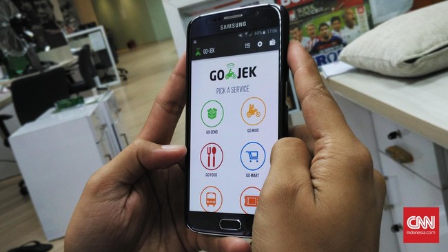 Selain perusahaan, dalam riset Puskakom UI didapati mitra pengemudi kendaraan online mengaku khawatir dengan pemberlakuan regulasi transportasi online.