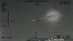 Video Penembakan Rudal Iran dekat Kapal Perang AS Dirilis