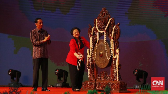 Presiden Jokowi menghadiri Rakernas I PDI Perjuangan di Jakarta. Para kader disebut merasa puas atas pemaparan Presiden dan cocok dengan ide Megawati.
