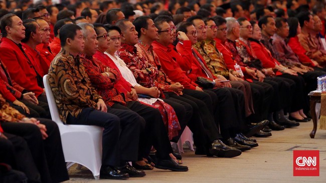 Fadli Zon mengatakan dirinya hadir dalam Rakernas PDI Perjuangan karena diundang sebagai perwakilan lembaga negara.