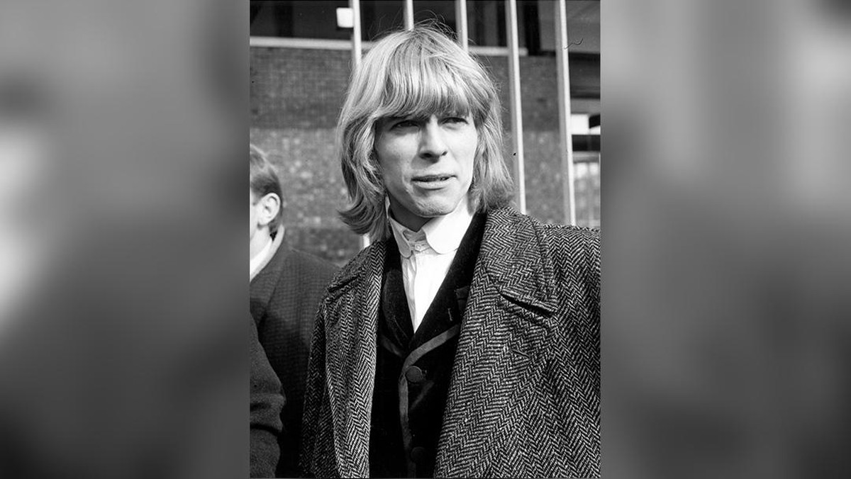 Perjalanan Gaya Busana David Bowie