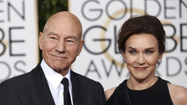 Sir Patrick Stewart menggunakannya untuk obat. Ia punya surat dari dokter yang memberinya izin legal untuk memberi produk obat berbasis ganja.