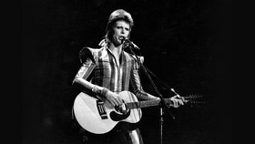 Prosesi Kremasi David Bowie Berlangsung Sepi