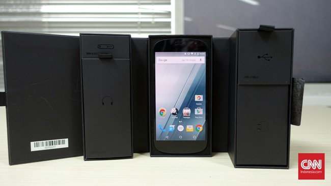 YotaPhone 2 dinilai pemasoknya di Indonesia punya keunikan tersendiri. Seperti iPhone, meski mahal ponsel ini diklaim bakal laris. Apa iya?