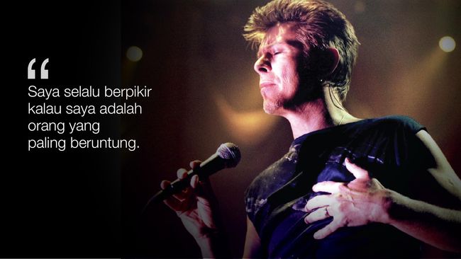 Vokalis band Blondie ini mengatakan kalau tidak bisa mengungkapkan seperti apa rasa cintanya kepada David Bowie.