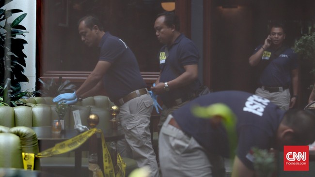Meski kandungan sianida dalam kopi sudah berhasil ditemukan, polisi belum menemukan siapa orang yang memasukkannya ke dalam kopi.