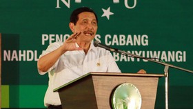 img-title Luhut Sarankan PBNU Perkaya Kurikulum Pesantren dengan IT-Finance