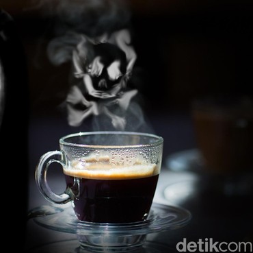 Bahas Kematian Mirna Salihin, Ibu Jessica Wongso Seret Nama Arief Soemarko