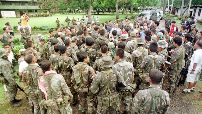 Konflik terus mengintai Filipina, dengan masih banyaknya faksi yang ingin memerdekakan diri atau berbaiat kepada ISIS. Kesenjangan disebut jadi akarnya.