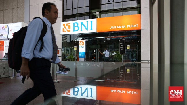 Penyaluran kredit tiga bank tersebut selama semester I 2016 tetap tinggi meski di tengah perlambatan ekonomi.