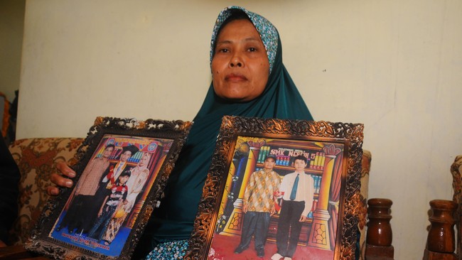 Aktivitas 'pengasingan diri' jemaat Gafatar membuat suami kehilangan istri dan orang tua kehilangan anak-anak. Gerakan ini serius, dan karenanya mengerikan.