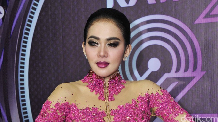 Syahrini di HUT Indosiar