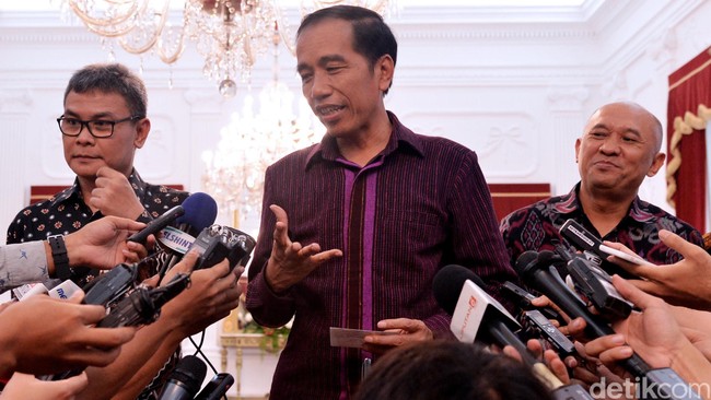 Presiden Jokowi meminta agar jajaran menterinya fokus bekerja untuk masyarakat, alih-alih saling silang pendapat.