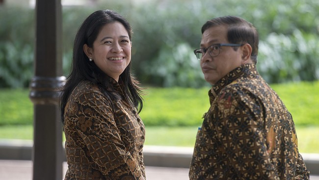 Ketua DPR Puan Maharani menggelar buka puasa bersama elite PDIP, mulai Setkab Pramono Anung, Menkumham Yasonna H. Laoly, hingga Ketua Fraksi PDIP Utut Adianto.