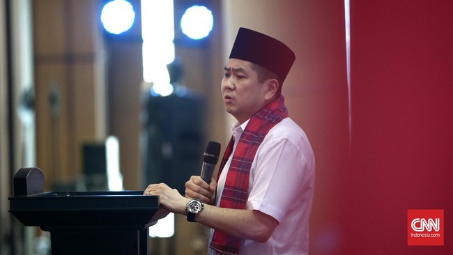 Pengamat sepak bola nasional Budi Setiawan menyebutkan setidaknya tiga sosok bisa jadi kandidat ketua umum PSSI menggantikan Mochamad Iriawan atau Iwan Bule.