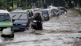 Jalan Lintas Sumatera Lumpuh Imbas Banjir Jambi